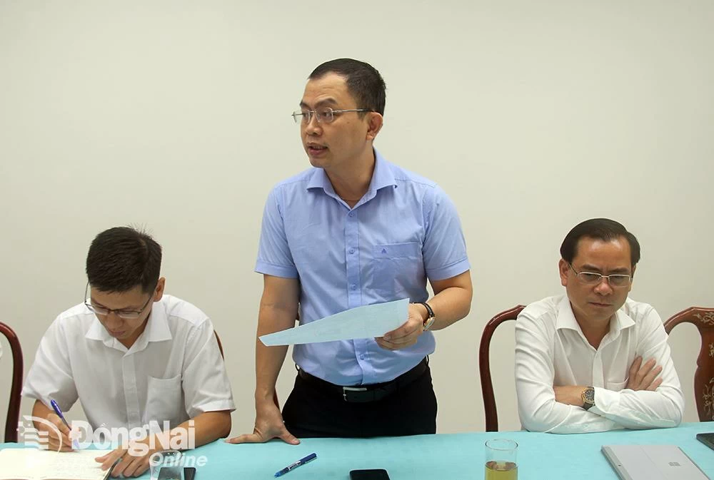 Lãnh đạo UBND huyện Long Thành chia sẻ tại buổi làm việc. Ảnh: Hải Quân