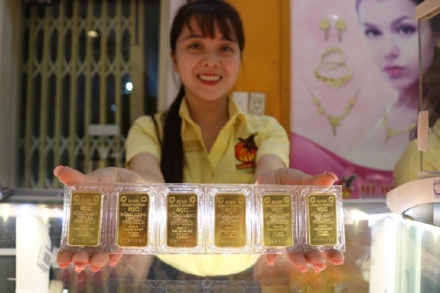Giá vàng miếng trong nước hôm nay neo ở mức 118,2 triệu đồng/lượng bán ra. Ảnh: tuoitre.vn