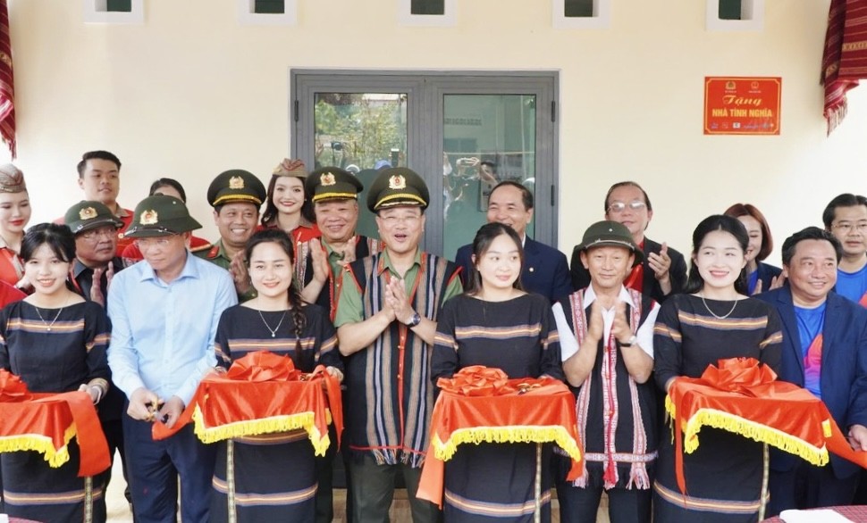 Bài 3: Vững mái ấm, sáng tương lai