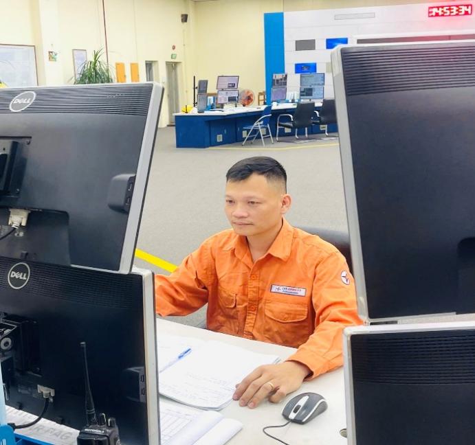 หัวหน้าเตาเผาจะทุ่มเทกับงานของเขาเสมอ -0