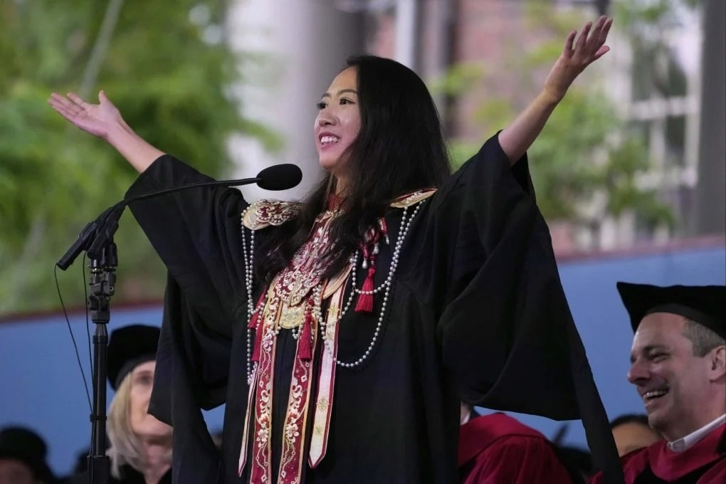 Bài phát biểu tốt nghiệp của nữ sinh Trung Quốc tại Harvard gây xúc động - 1