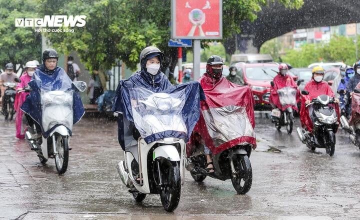 ចាប់ពី​ល្ងាច​នេះ​ដល់​ព្រឹក​ថ្ងៃ​ទី​៣ មិថុនា ទីក្រុង​ហាណូយ និង​ខេត្ត​ក្រុង​ភាគ​ខាងជើង​នឹង​មាន​ភ្លៀង​ធ្លាក់។