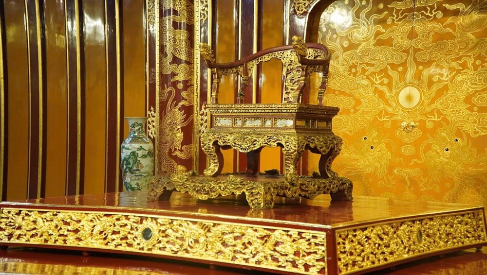 Thành phố Huế báo cáo Bộ VHTTDL về vụ Ngai vua triều Nguyễn bị xâm hại - ảnh 1