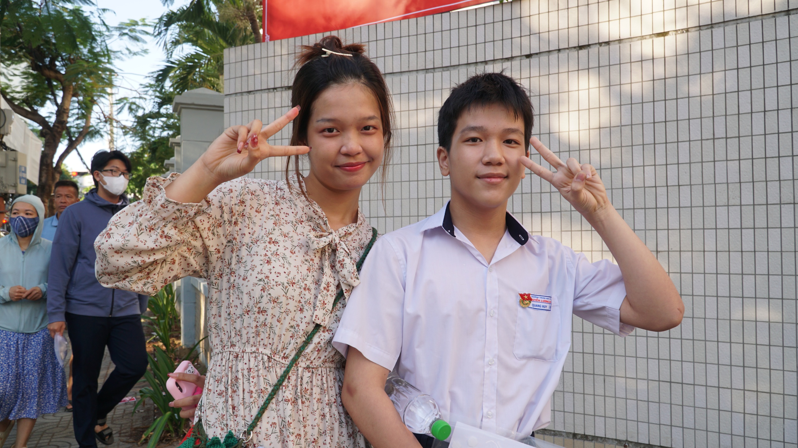 Thi tuyển sinh lớp 10: Gửi ước mơ ba mẹ vào trang giấy thi - Ảnh 2.