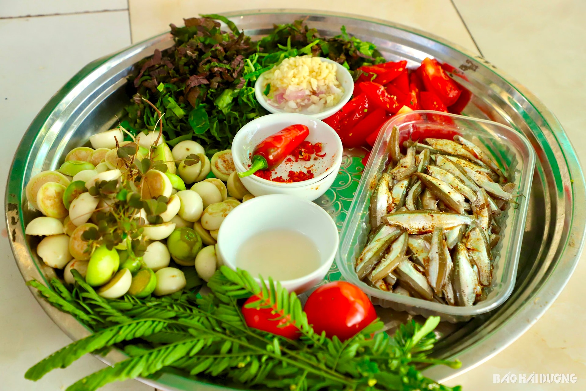 Một số nguyên liệu chính dùng để chế biến món cá vụn nấu cà pháo truyền thống của một số vùng nông thôn ở Hải Dương