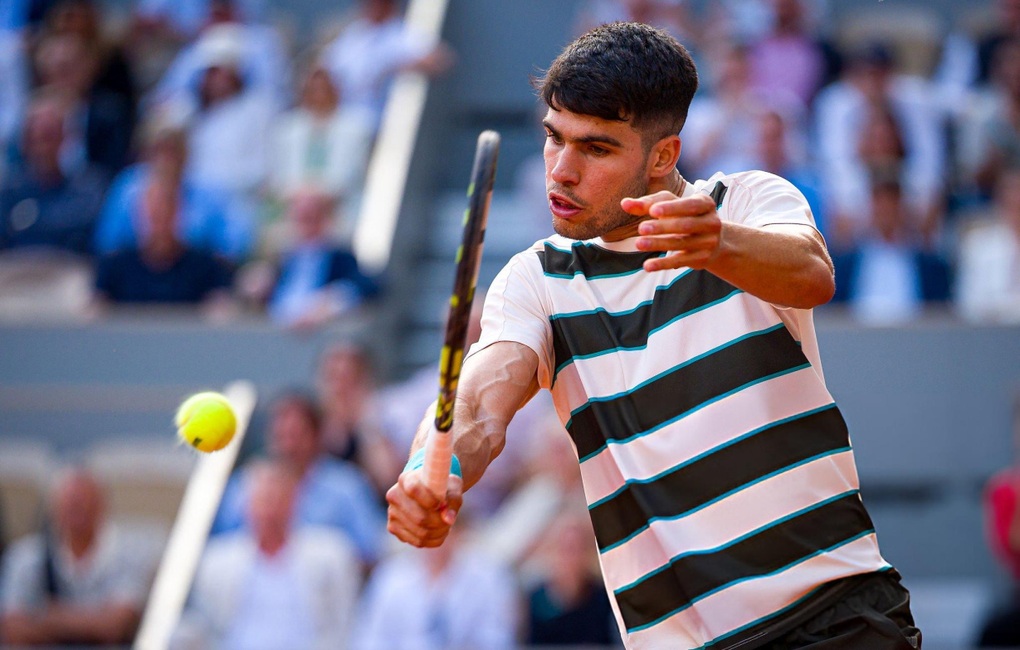 Alcaraz nhọc nhằn tiến vào tứ kết Roland Garros - 1