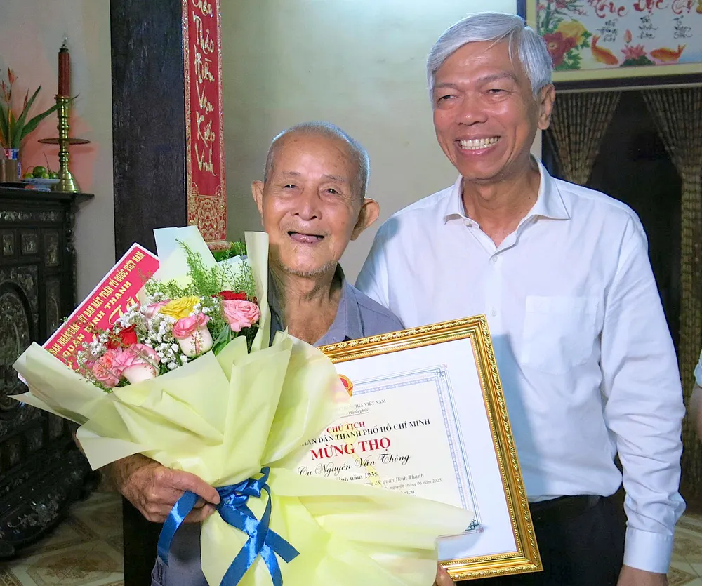 2-6. anh Hoan 5.jpg