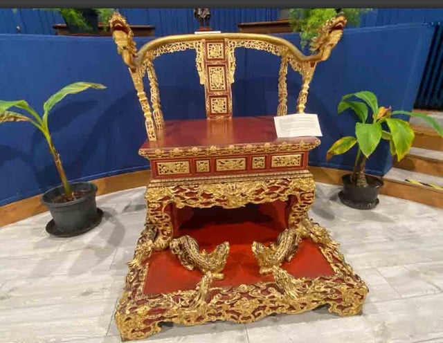 Phục chế ngai vàng triều Nguyễn thế nào? - Ảnh 2.