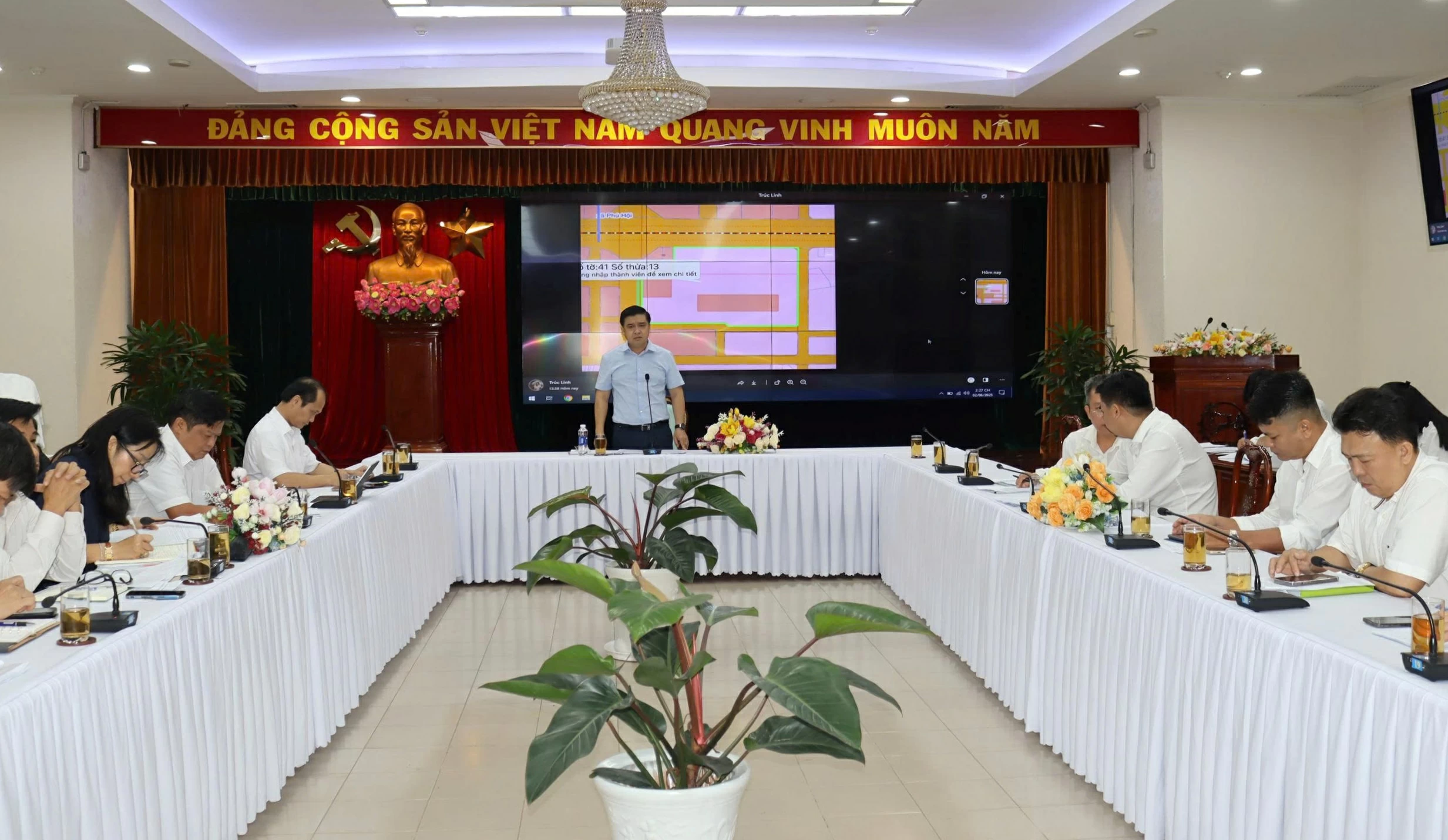 អនុប្រធានគណៈកម្មាធិការប្រជាជនខេត្ត Ho Van Ha ថ្លែងក្នុងកិច្ចប្រជុំ។ រូបថត៖ Hoang Loc