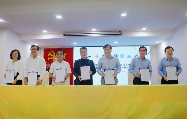 The Vietnam Foundation ký kết hợp tác với 6 Sở GD-ĐT khu vực ĐBSCL - Ảnh 1.