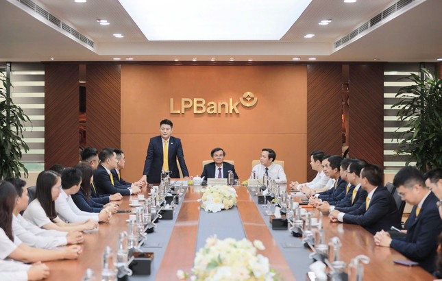 Người thắp lại ngọn lửa bóng đá Ninh Bình, kiến tạo tương lai cho thế hệ trẻ ảnh 2