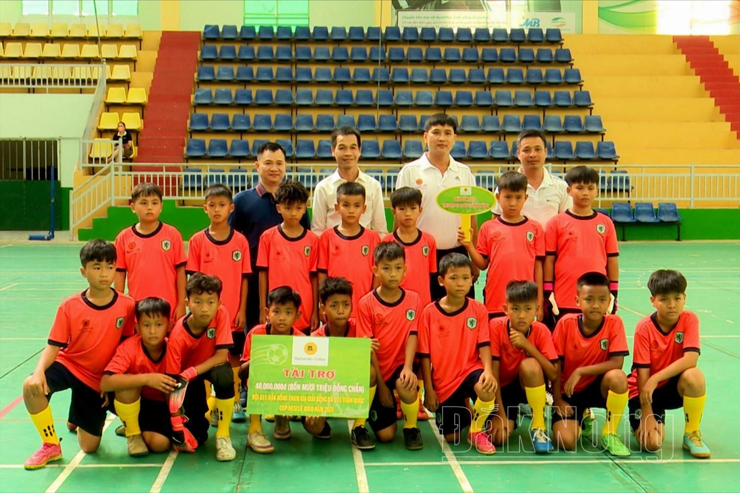 dac-san-dia-phuong-hut-hang-dip-tet-nguyen-dan-at-ty-2025.00_07_05_07.still018(1).jpg