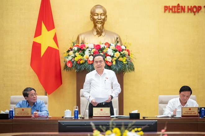 ពិចារណា​ការ​ច្របាច់​បញ្ចូល​ខេត្ត​ក្រុង លុប​បំបាត់​ចំណូល​ពិសេស​របស់​ភ្នាក់ងារ​រដ្ឋ