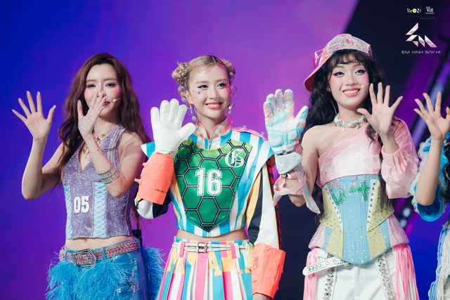 Tập 1 'Em xinh say hi' dài kỷ lục, khán giả nói gì?- Ảnh 2.