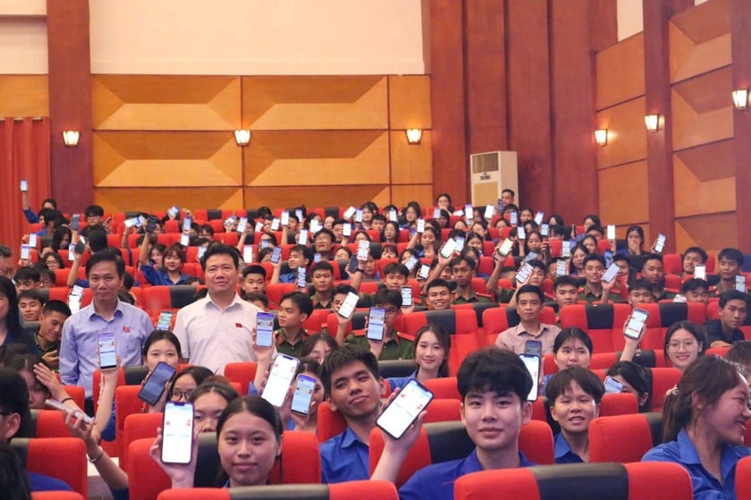 Các đoàn viên, thanh niên... sôi nổi hưởng ứng cuộc thi. (Ảnh: T.Ư Đoàn)