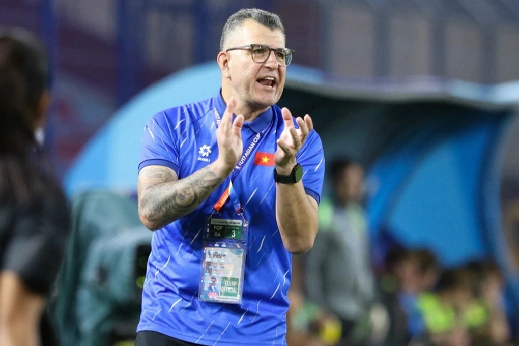 HLV Cristiano Roland nói lời xúc động về U16 Việt Nam - 1