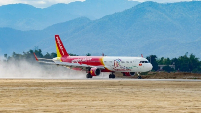 vietjet-air-officially-opens-flight-routes-at-dien-bien.webp