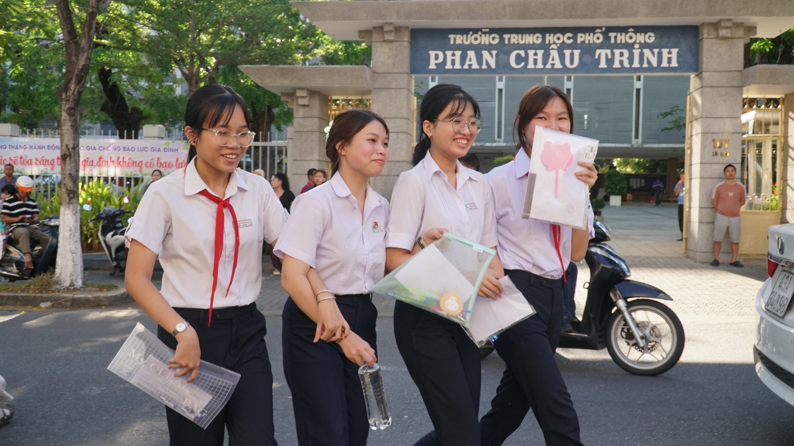 Đà Nẵng: Gần 12.000 học sinh bước vào kỳ thi tuyển sinh lớp 10- Ảnh 2.