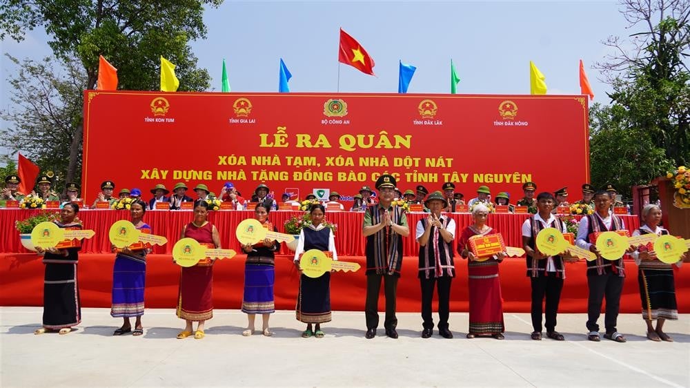 Bài 3: Vững mái ấm, sáng tương lai