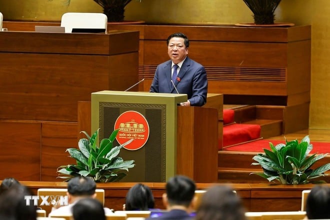 Bộ trưởng Bộ Xây dựng Trần Hồng Minh phát biểu giải trình, làm rõ một số vấn đề đại biểu Quốc hội nêu. (Ảnh: Doãn Tấn/TTXVN)
