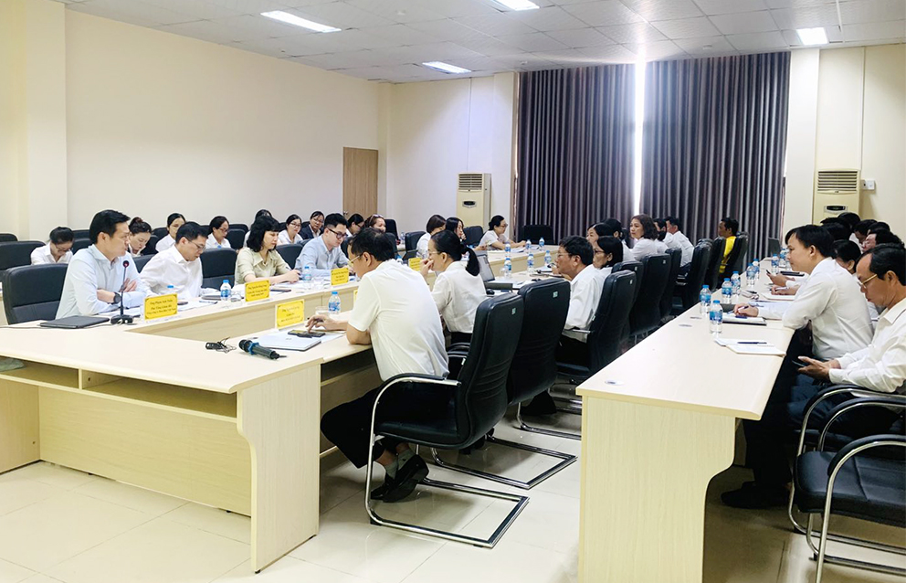 quang-canh-buoi-lam-viec.jpg