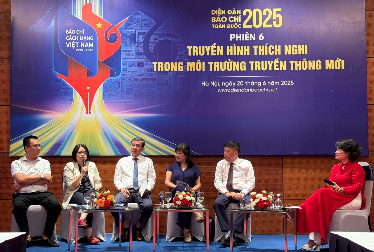 Các diễn giả tham gia thảo luận tại diễn đàn. Ảnh: HÀ MY