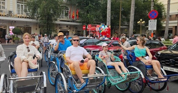 Điểm đến du lịch TP HCM, Hà Nội bỗng "nổi như cồn"