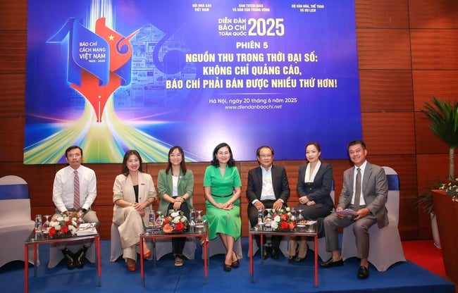 Nguồn thu trong thời đại số: Báo chí cần “bán” nhiều hơn tin tức - Ảnh 1.