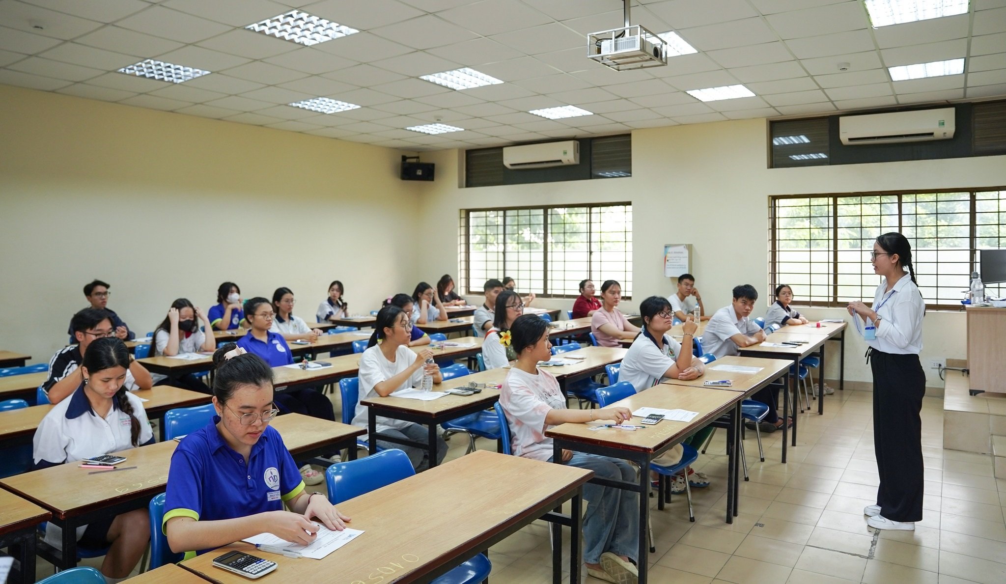 Từ lỗ hổng kỳ thi đánh giá năng lực “trăm tỷ: Có nên quay lại thi chung? - 2