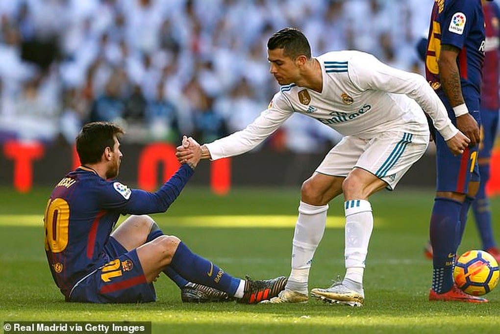 Lionel Messi nói điều bất ngờ về mối quan hệ với C.Ronaldo - 1