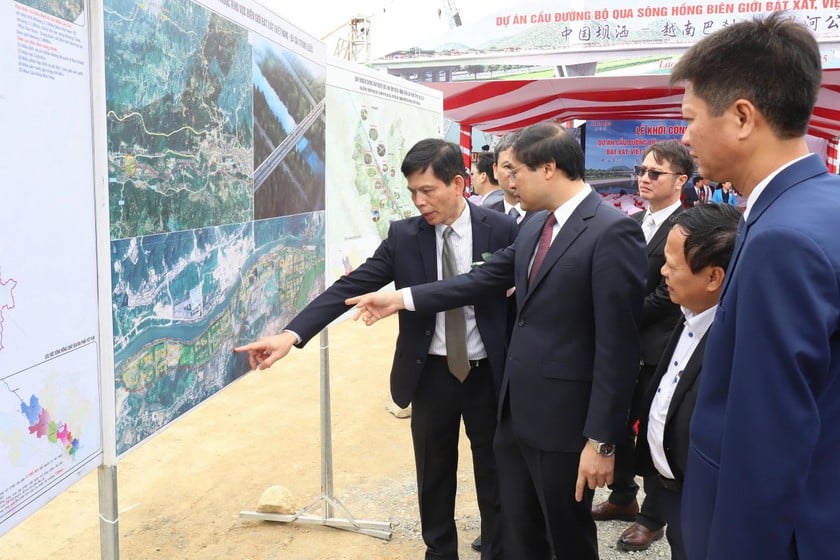 Lào Cai chủ động quy hoạch, phát triển các khu công nghiệp, cụm công nghiệp theo hướng xanh và bền vững; thúc đẩy đầu tư vào logistics, du lịch, dịch vụ, kinh tế ban đêm.