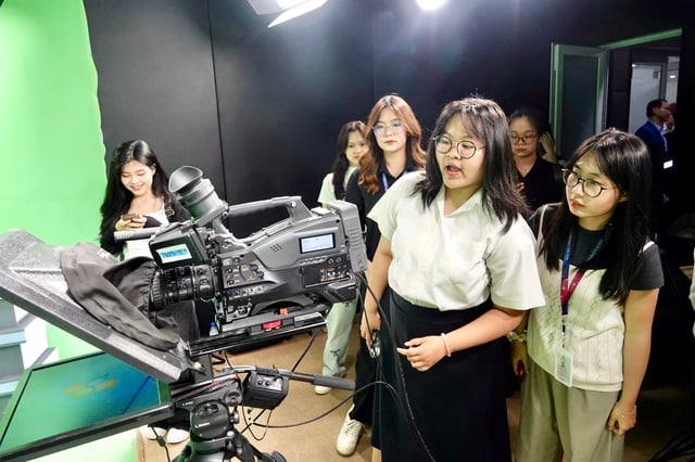 Xu hướng 'thực chIến' trong đào tạo báo chí, truyền thông - Ảnh 2.