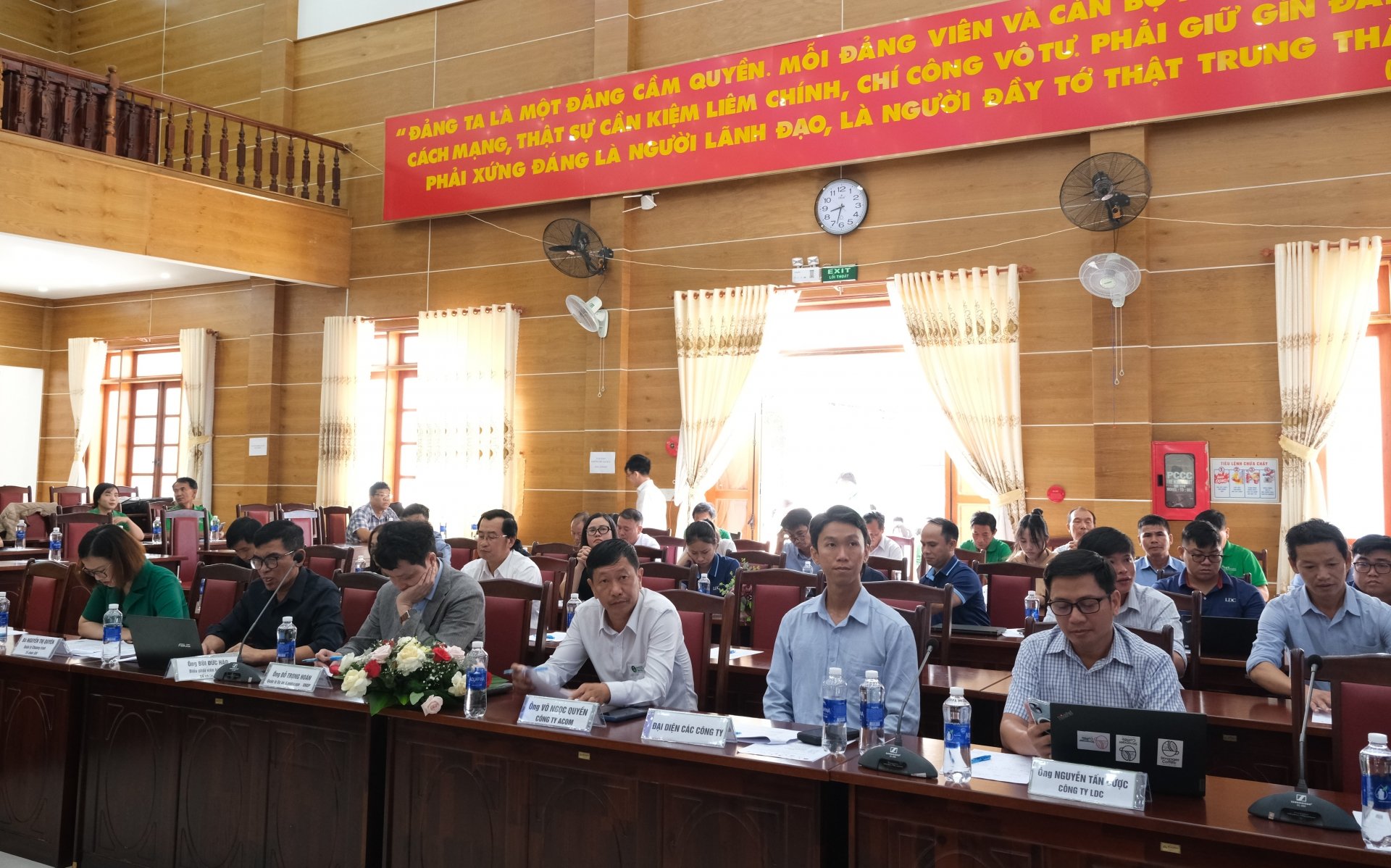Các đại biểu tham dự Hội nghị