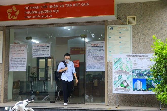 Ghi nhận của phóng viên tại trụ sở Ủy ban Nhân dân phường Dương Nội (Hà Đông, Hà Nội), mọi công tác chuẩn bị đang diễn ra khẩn trương. (Ảnh: Hoài Nam/Vietnam+)
