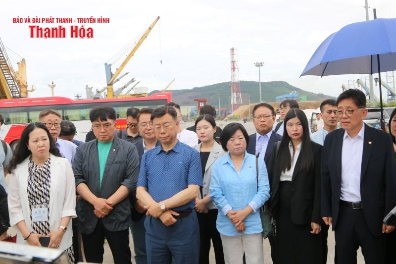 La delegación de la ciudad de Seongnam (Corea) visitó y trabajó en la Zona Económica de Nghi Son