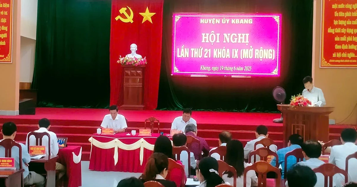 Đảng bộ huyện Kbang kết nạp 50 đảng viên mới