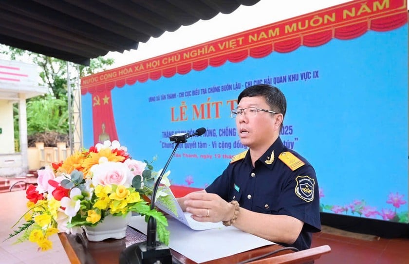Phó Cục trưởng Cục Hải quan Lưu Mạnh Tưởng phát biểu tại buổi Lễ.