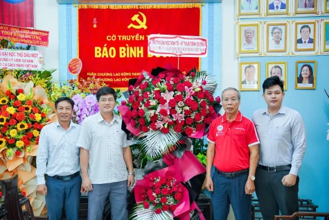 Các cơ quan chúc mừng Báo Bình Dương nhân Kỷ niệm 100 năm Ngày Báo chí Cách mạng Việt Nam