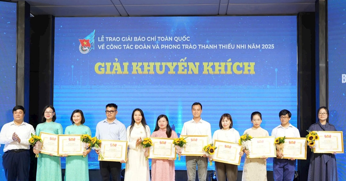 អ្នកយកព័ត៌មានរបស់កាសែត Quang Nam និងស្ថានីយ៍វិទ្យុ និងទូរទស្សន៍បានឈ្នះពានរង្វាន់សារព័ត៌មានជាតិសម្រាប់ការងារសហជីព