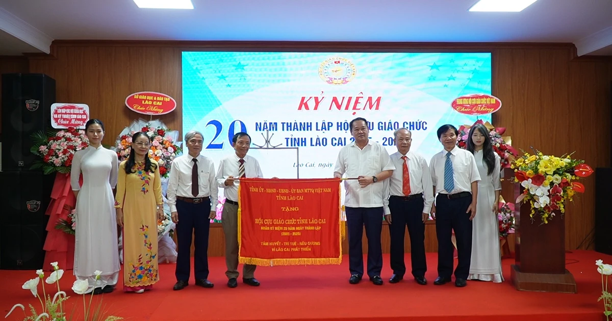 Kỷ niệm 20 năm thành lập Hội Cựu giáo chức tỉnh Lào Cai