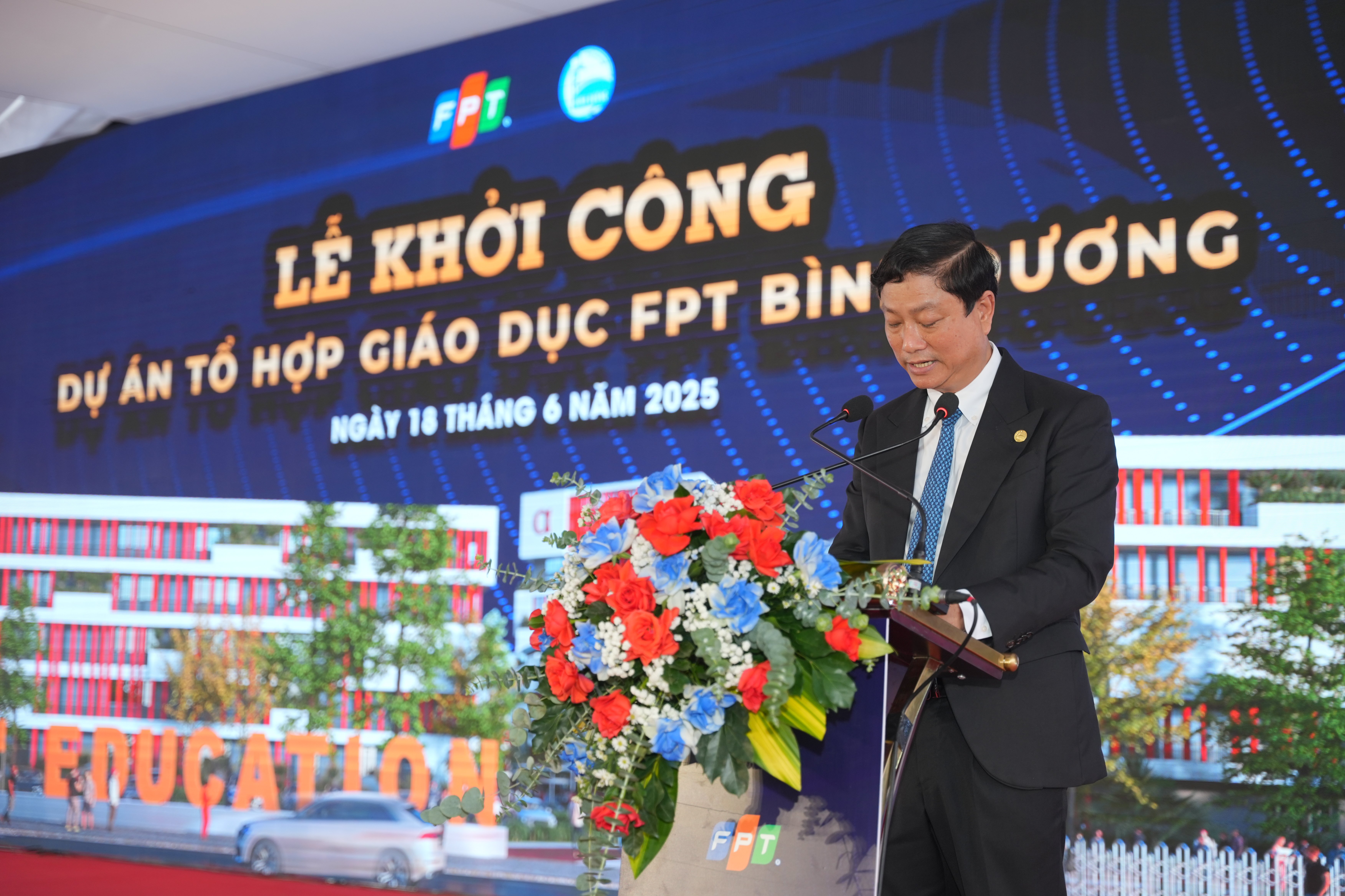 Ông Võ Văn Minh - Phó Bí thư Tỉnh uỷ, Chủ tịch UBND tỉnh Bình Dương phát biểu tại lễ khởi công công trình Tổ hợp Giáo dục FPT Bình Dương