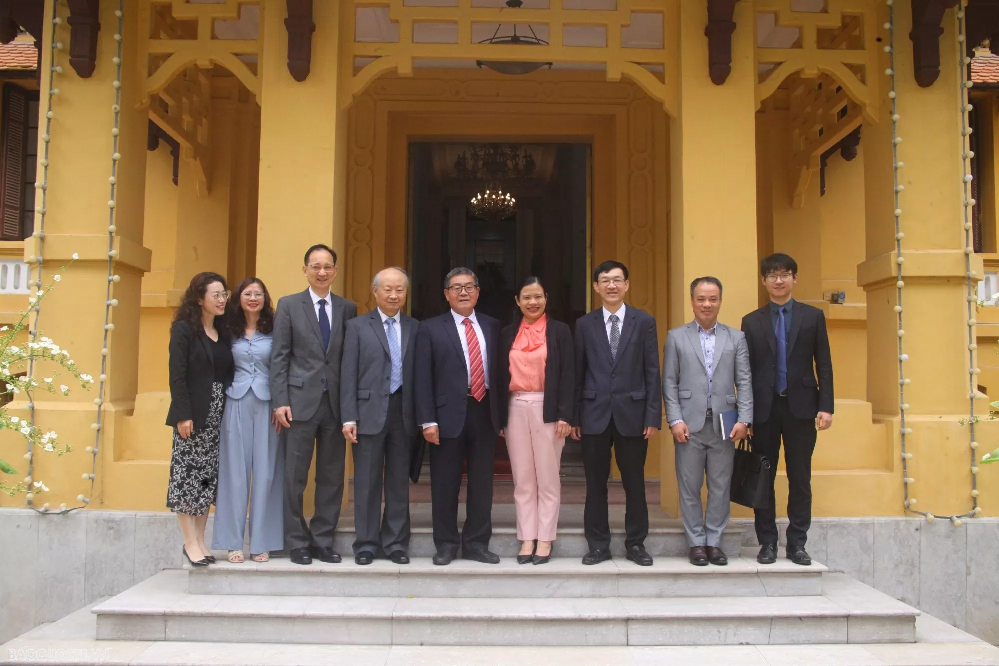 tiếp khách TQ