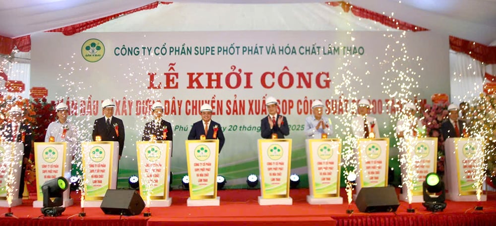 Supe Lam Thao បានដំឡើងផ្លាកសញ្ញាសម្រាប់គម្រោងមជ្ឈមណ្ឌលលក់ និងចាប់ផ្តើមគម្រោងវិនិយោគសាងសង់ខ្សែសង្វាក់ផលិតកម្ម SOP ។
