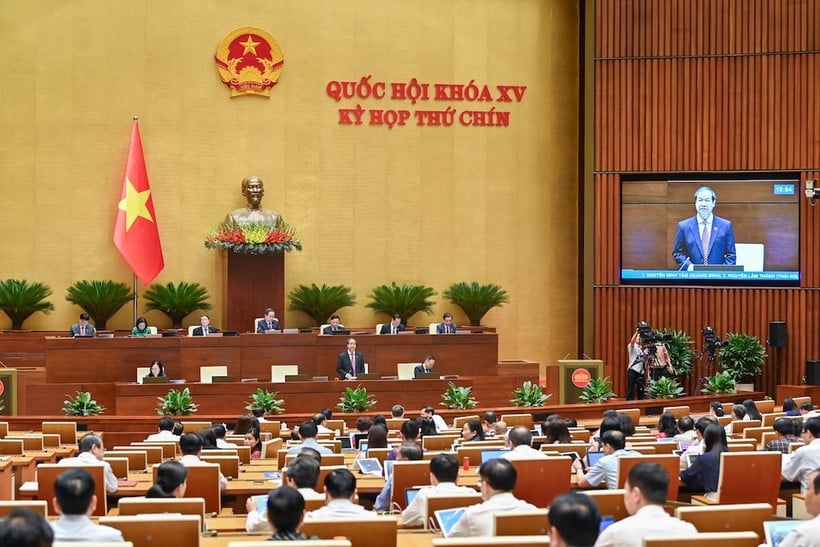 L'Assemblée nationale interroge le ministre de l'Éducation et de la Formation, Nguyen Kim Son, sur le sujet de l'éducation et de la formation. (Photo : DUY LINH)