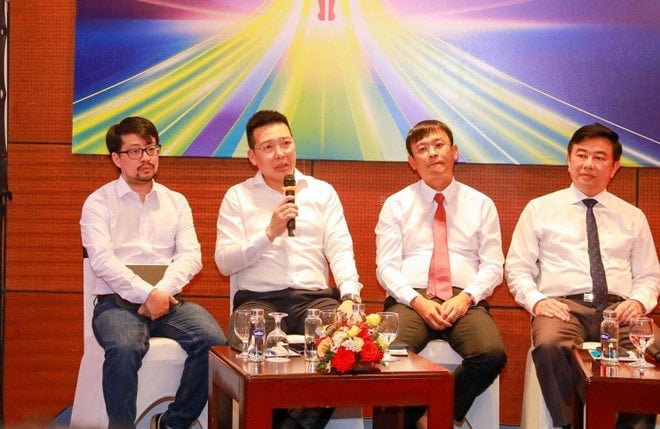 vna-potal-cac-phien-hop-tai-dien-dan-bao-chi-toan-quoc-2025-ngay-206-8103473.jpg