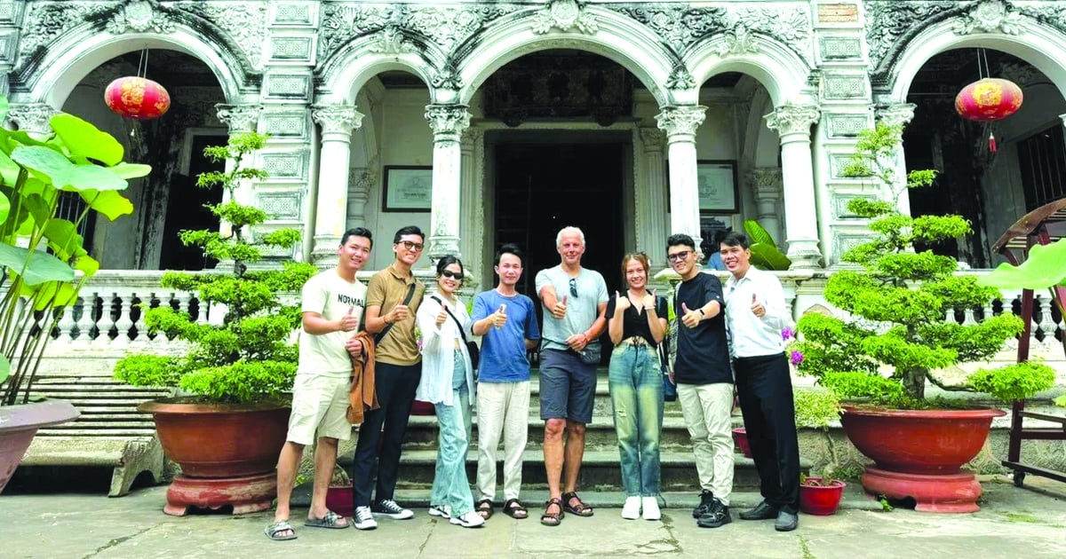 កន្លែងទាក់ទាញផ្ទះបុរាណ Huynh Thuy Le និងតំបន់ទេសចរណ៍វប្បធម៌ Phuong Nam