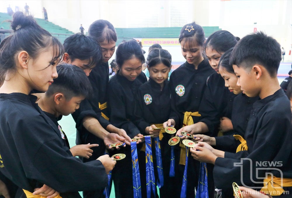 การมีส่วนร่วมในกิจกรรมกีฬาช่วยให้เด็กๆ ได้รับความสนุกสนาน เพิ่มความแข็งแกร่งทางกาย และอยู่ห่างจากเกมวิดีโอ