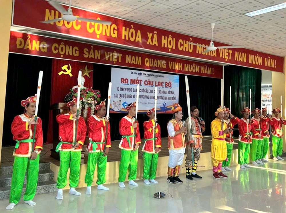 អ្នកដែល 