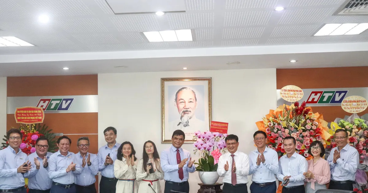 Trưởng Ban Tuyên giáo và Dân vận Thành ủy TPHCM thăm, chúc mừng các cơ quan báo chí