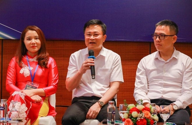 vna-potal-cac-phien-hop-tai-dien-dan-bao-chi-toan-quoc-2025-ngay-206-8103477.jpg